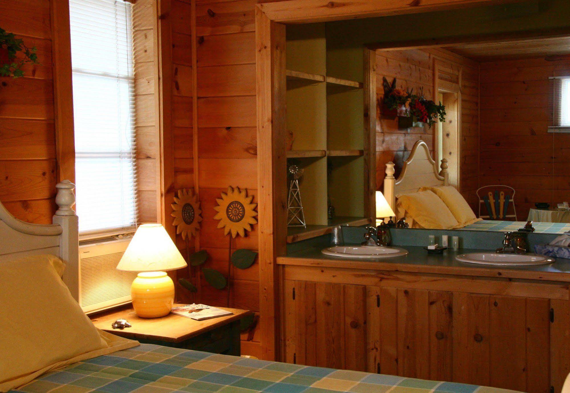 Stone Waters Inn Bellaire Buitenkant foto