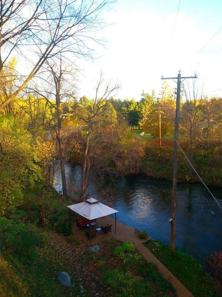 Stone Waters Inn Bellaire Buitenkant foto